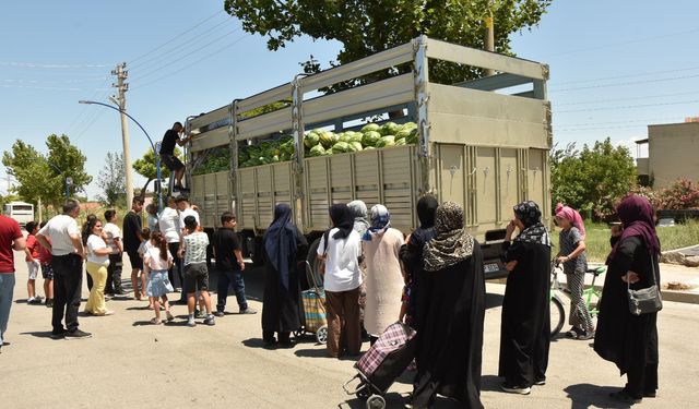 Ferdi Zeyrek anısına 20 Ton Karpuz Dağıtıldı
