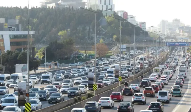 Trafikteki araç sayısında rekor artış