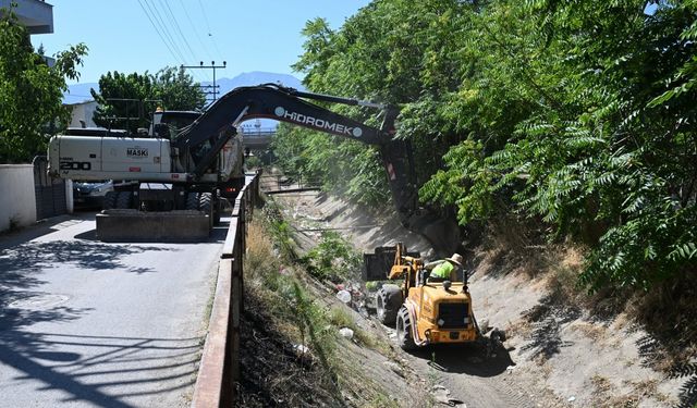 Fevzi Çakmak Mahallesi’nde sulama kanalları temizlendi