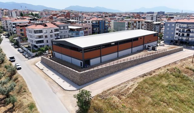Turgutlu Belediyesi Mimar Ferdi Zeyrek Spor Kompleksi'nde sona yaklaşıldı