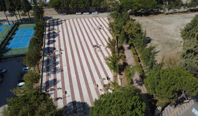 Demirci'de eski milletvekiline vefa