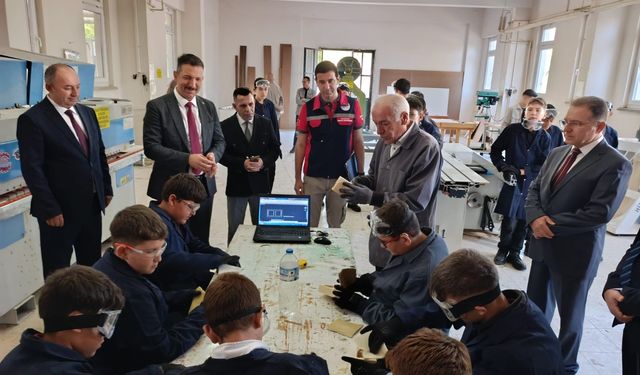 "Atölyede 1 Gün Projesi" Gördes’te başladı