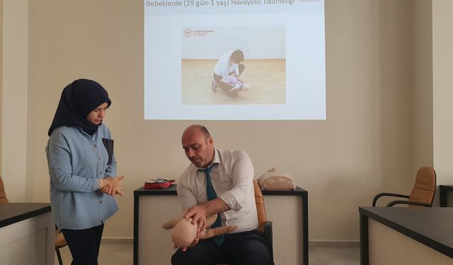 Demirci’de belediye personeline ilk yardım uygulama eğitimi verildi