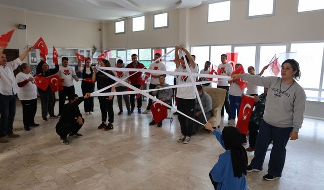Özel çocuklar cumhuriyet coşkusunu doyasıya yaşadı