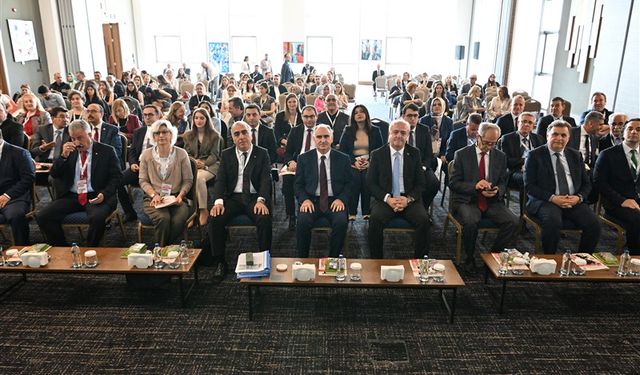 Manisa, Bağımlılık Psikiyatrisi Sempozyumuna ev sahipliği yaptı