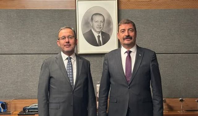 Hikmet Dönmezden eski bakan Kasapoğlu'na ziyaret