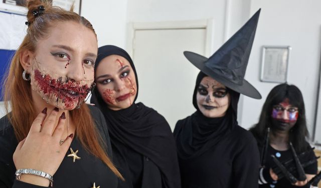 Görenleri ‘korkutan' makyaj