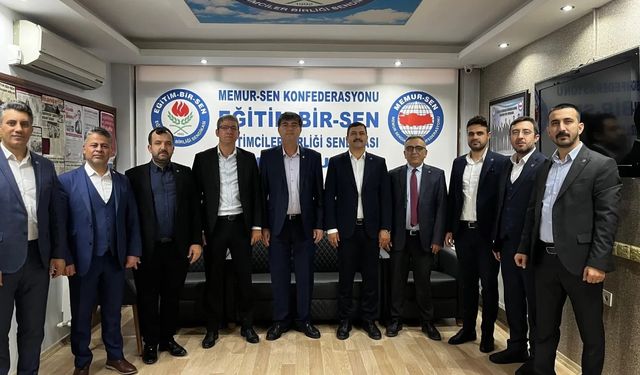 Eğitim-Bir-Sen Yunusemre'de bayrak değişimi