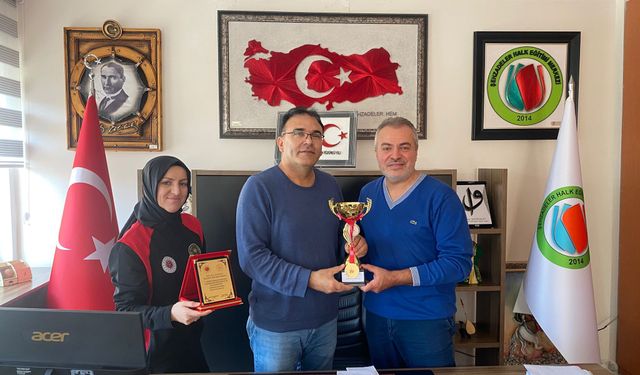 Şampiyona kupası verildi