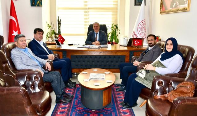 Eğitimcilerin talepleri Demirci'de masaya yatırıldı