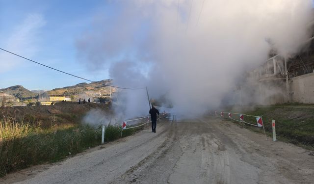 Jeotermal iletim hattı patladı