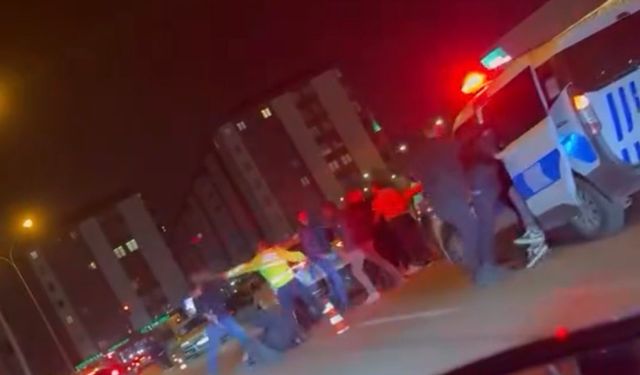 Trafik cezasına tepki gösteren şahıslardan polise mukavemet