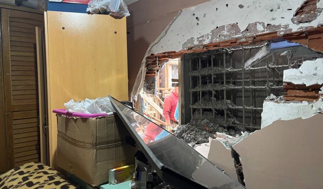Dairenin zili çalınca yatak odasının yıkıldığını öğrendi
