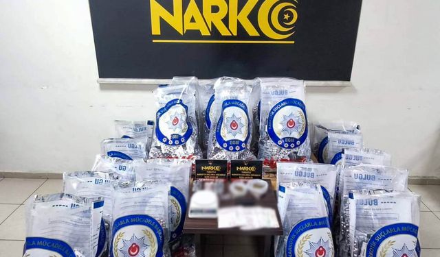 Turgutlu'da 83 bin sentetik ecza ele geçirildi