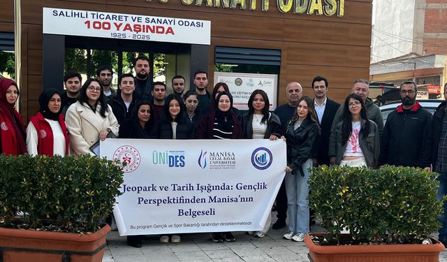 Salihli'de üniversite öğrencilerine mobil fotoğraf eğitimi