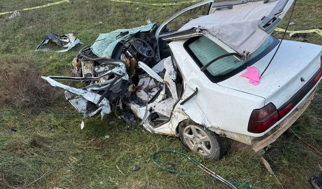 İzmir’de feci kaza: 1 ölü, 1 yaralı