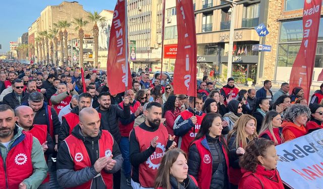 İzmir'de belediye işçileri yarım gün iş bırakma eyleminde