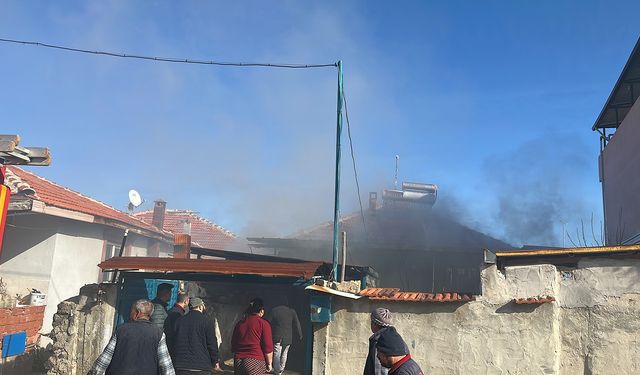 Manisa'da müstakil evde çıkan yangın korkuttu