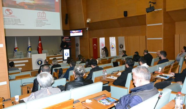 Manisa’da firmalara e-ihracatla küresel pazarlara açılma anlatıldı