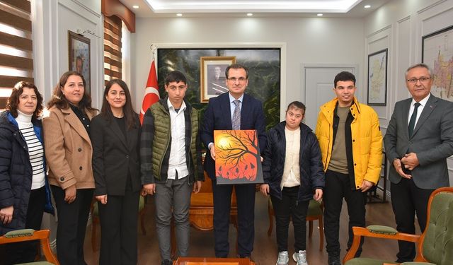 Kaymakam Güldoğan, Özel Eğitim öğrencilerini makamında ağırladı