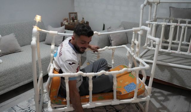 Tesisatçıdan borudan beşik: İçine girip test etti, viral oldu