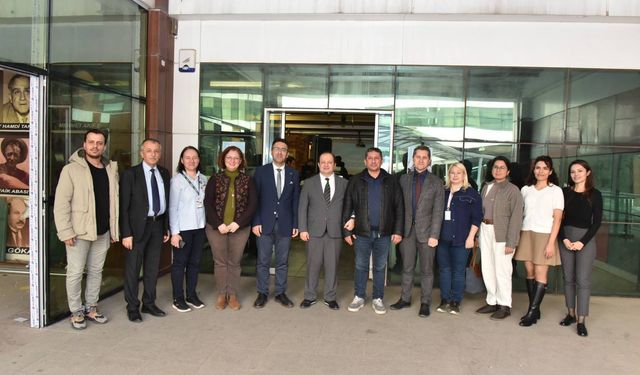 Manisa Yeşilay ve İl Sağlık Müdürlüğün “Bağımsız Gelecek, Sağlıklı Yaşam” için bir araya geldi