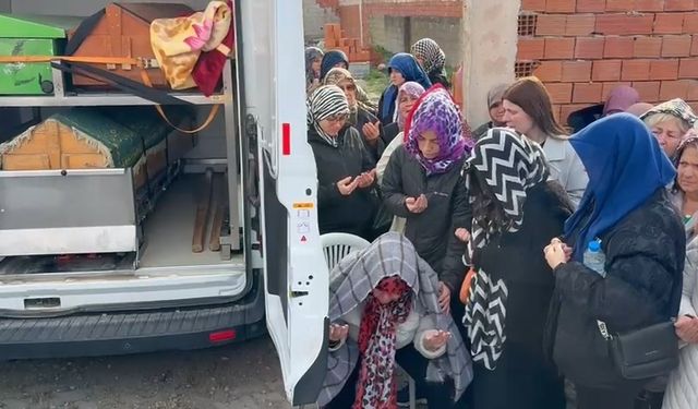 Anneden en acı veda: Elif Kumal son yolculuğuna uğurlandı