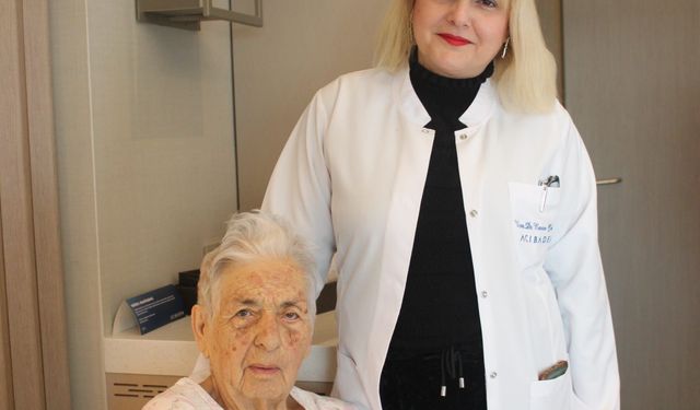 İnme geçiren 93 yaşındaki hasta akut tedaviyle ayağa kalktı