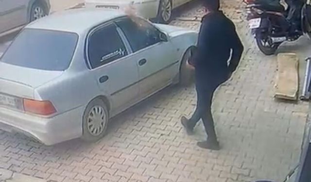 Balkondan düşen saksı az kalsın faciaya neden olacaktı