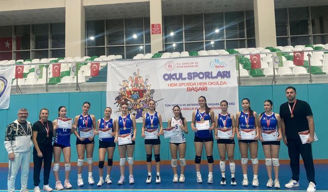 Okul Sporları Voleybol Gençler (A) Grup Müsabakaları Manisa’da tamamlandı