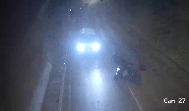 Motosiklet tünelde sollama yaparken devrildi