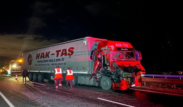 Uşak’ta 2 tır çarpıştı: 1 yaralı