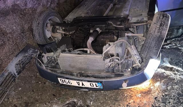 Kazdağları yolunda otomobil takla attı