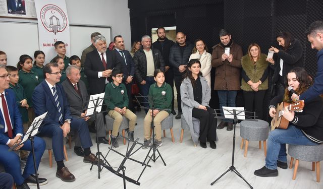 Salihli'de müzik sınıfı açıldı