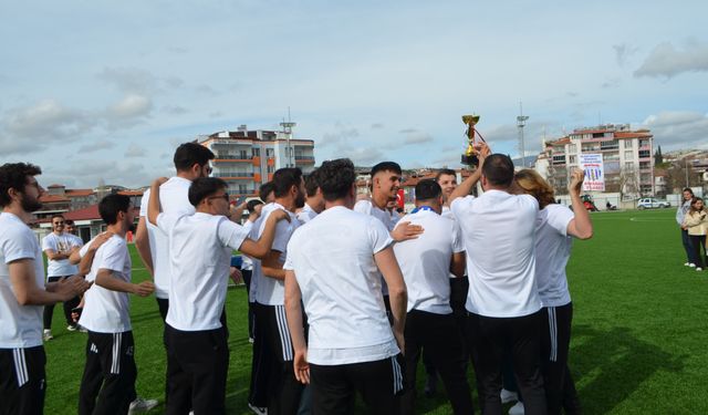 Selendi Belediyespor şampiyon