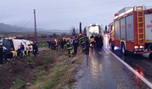 Denizli Valiliği memurları taşıyan servis kazasına ilişkin açıklama yaptı