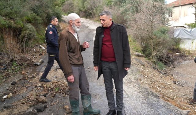 Başkan Şimşek yağıştan etkilenen mahallelerde incelemelerde bulundu