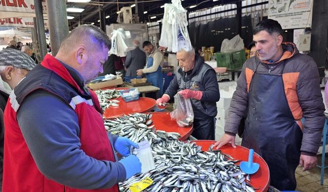 Sarıgöl’de balık tezgahlarına sıkı denetim