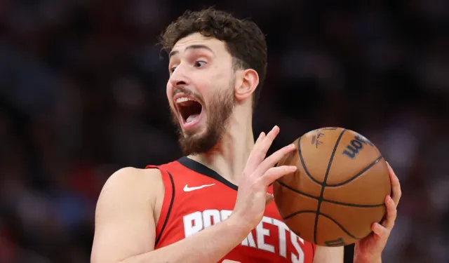 Alperen Şengün'den, San Antonio Spurs karşısında 20 sayı, 13 ribaund, 9 asist