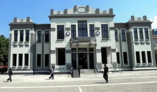 İzmir’de fuhuş operasyonu: 8 gözaltı