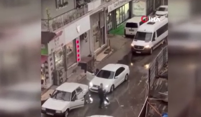 İzmir'de trafikte döner bıçaklı kavga