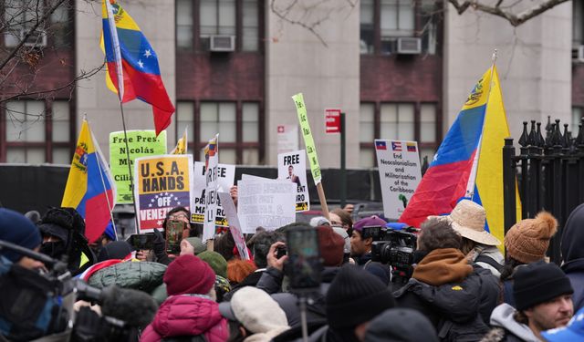 New York'taki duruşma öncesi Maduro ve eşinin serbest bırakılması için protesto