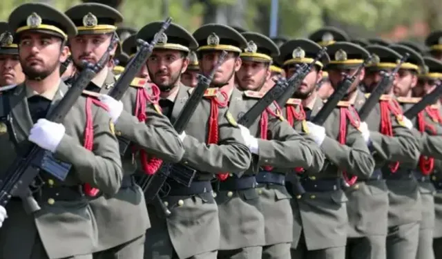 İran Devrim Muhafızları: "Sadık Vaad 4 operasyonu kapsamında ABD üsleri ve İsrail hedef alındı"