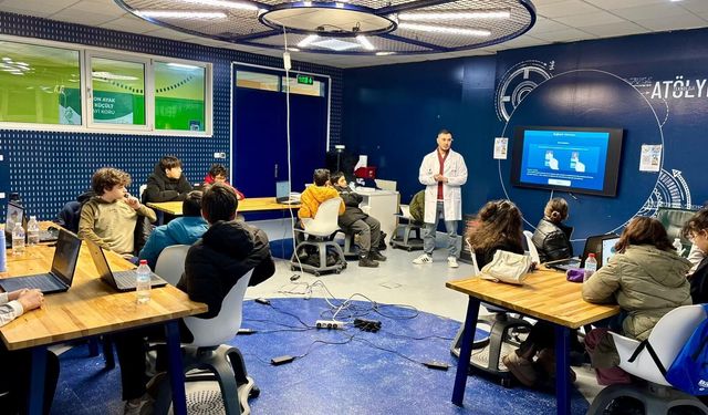 Binlerce öğrenci ara tatilde bilimle buluştu