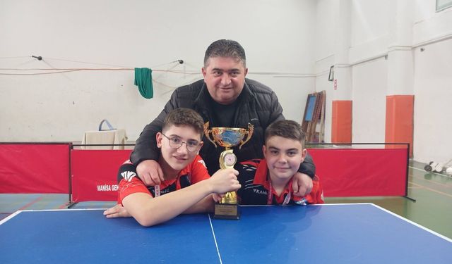 Salihli’nin yıldız tenisçileri Manisa’da şampiyon oldu