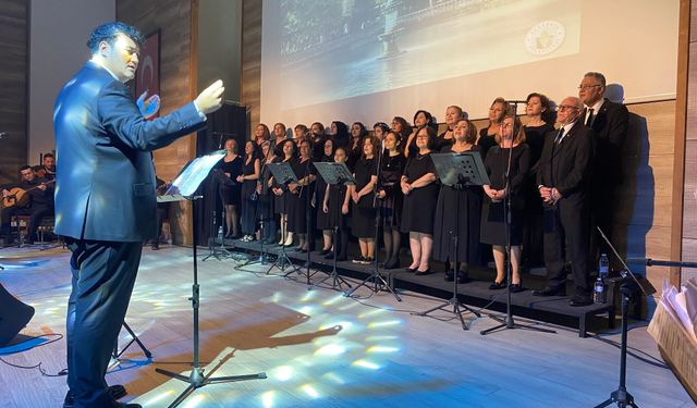 Anadolu'nun ezgileri Alaşehir'de yankılandı