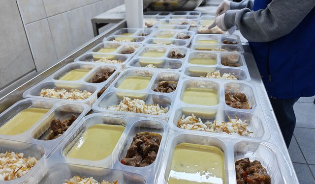 Gönüllü gençlerle iftar seferberliği