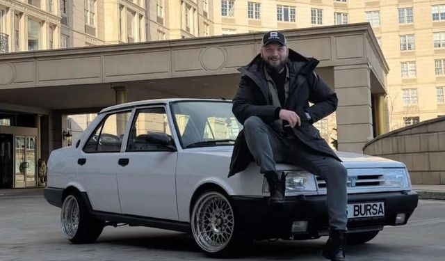 1995 model Tofaş "16" plakası ile New York sokaklarında