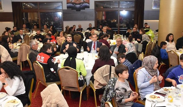 Salihli İlçe Emniyet, şehit aileleri ve gazileri iftar sofrasında ağırladı