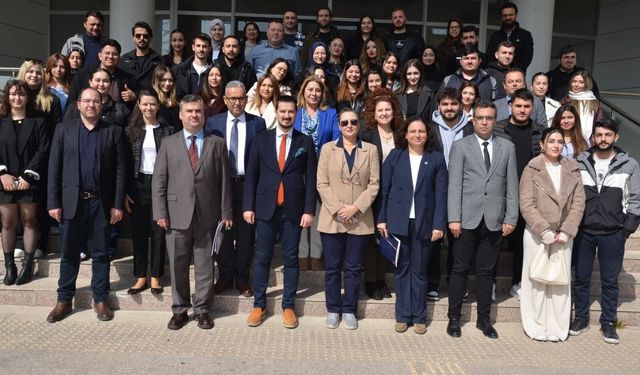 MCBÜ'de "Yeni küresel ekonomide vergilendirme ve Türkiye" paneli düzenlendi